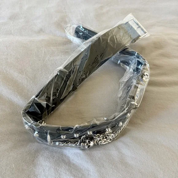 Killstar Punktured Belt Black Chain Skulls Womans Gothic Alternative S/M - Picture 6 of 6